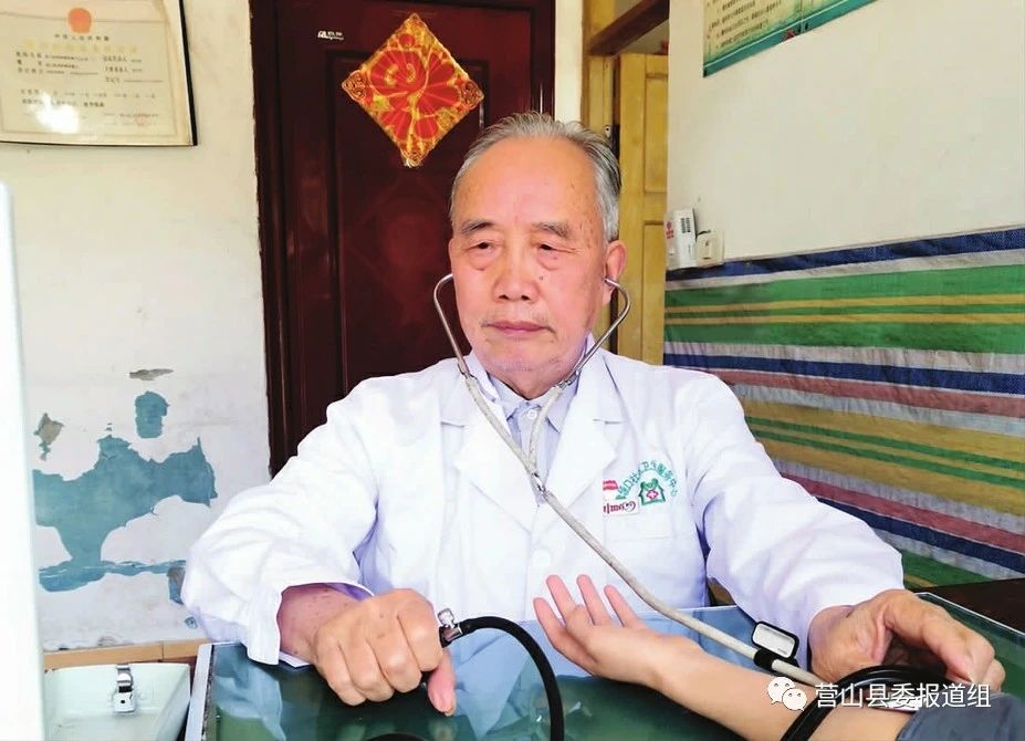 侯方杰: 当好人大代表 反映群众呼声 - 营山县人民代表大会常务委员会